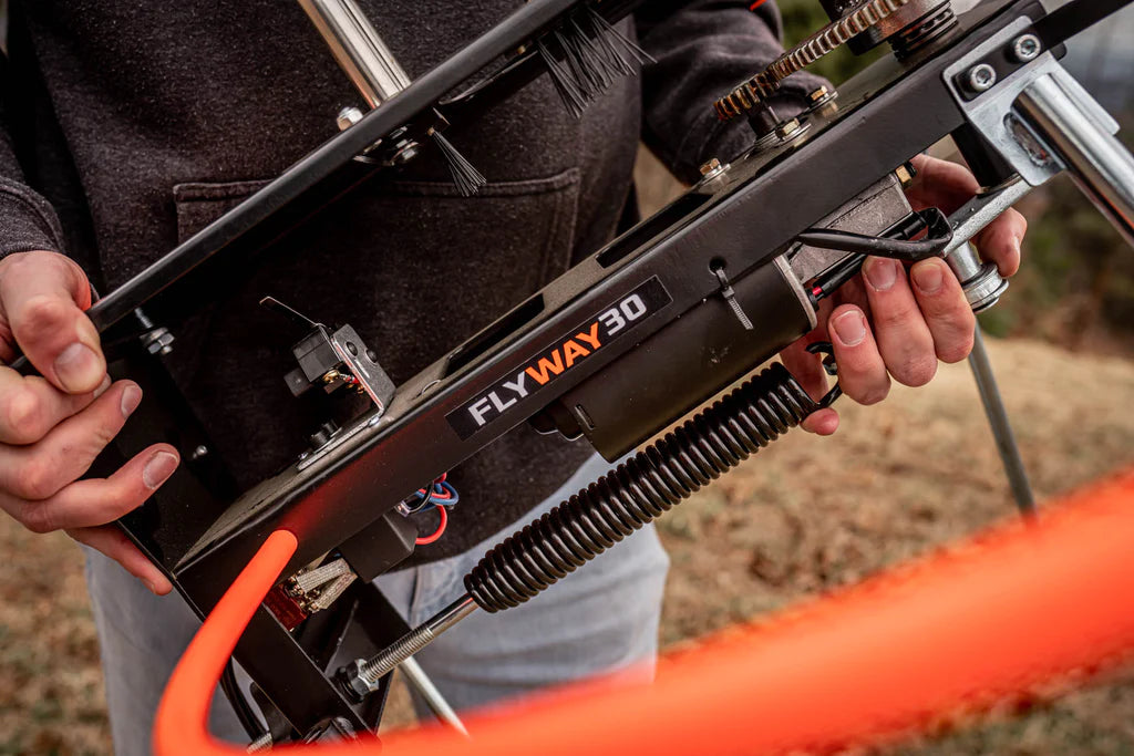 FLYWAY 30 CLAY PIGEON THROWER